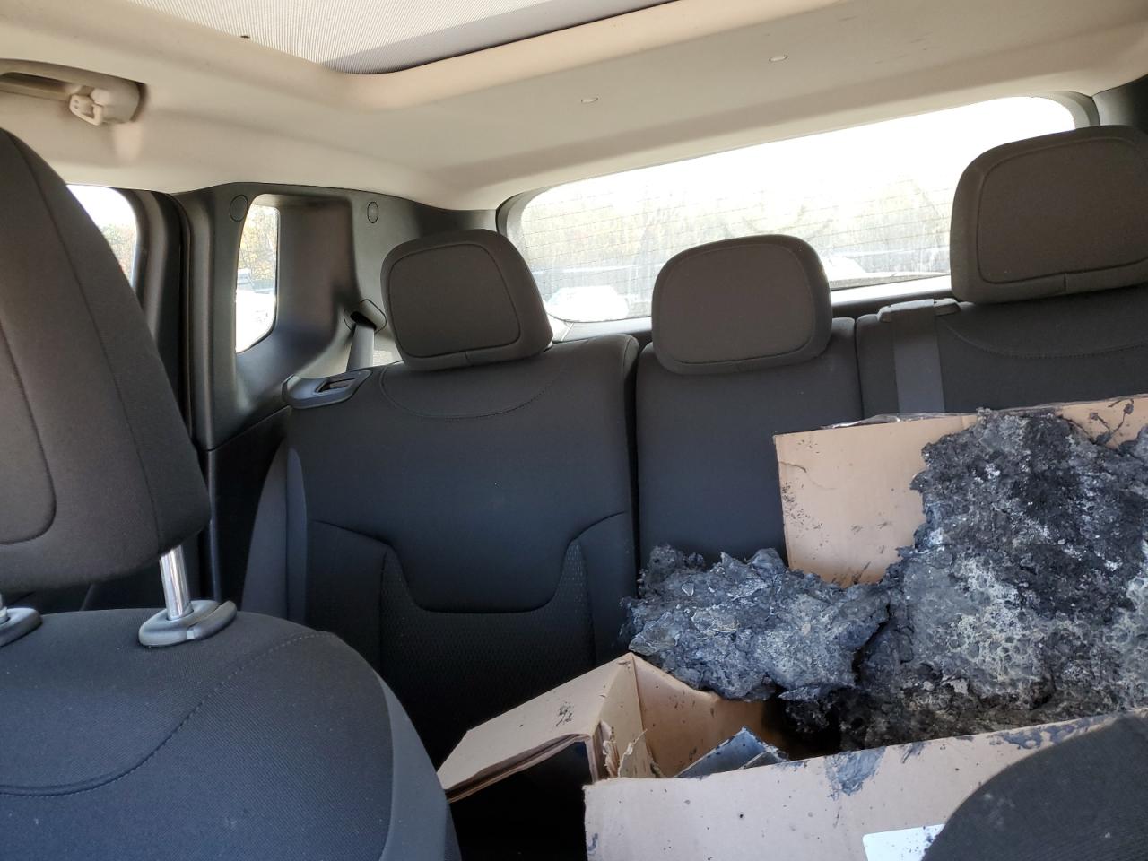 2018 Jeep Renegade VIN ZACCJBBB8JPH11770 Copart auction photo, burn damage thumbnail 10