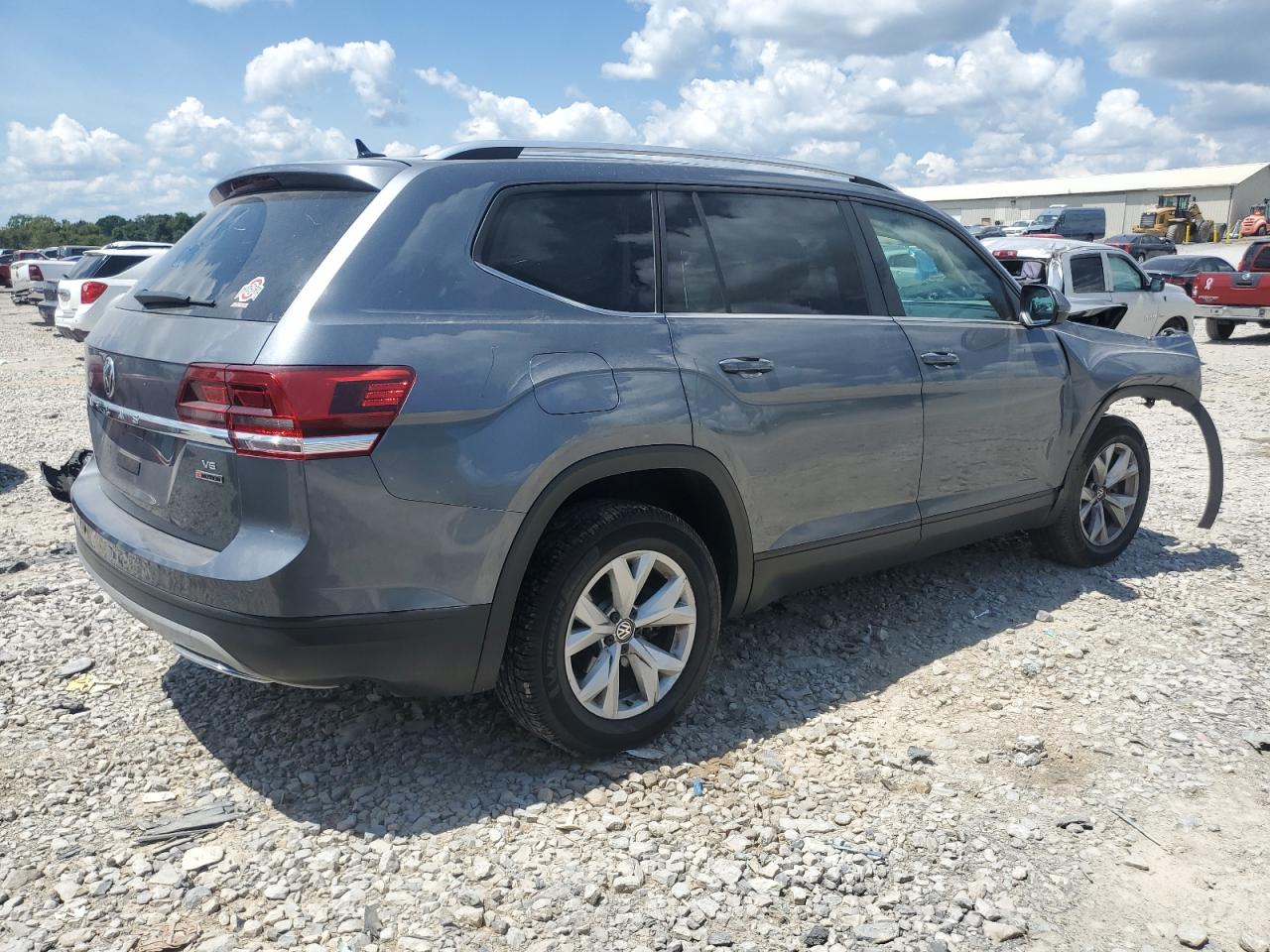 2019 Volkswagen Atlas VIN 1V2UR2CA2KC531109 Copart auction photo, front end / minor dent/scratches damage thumbnail 3