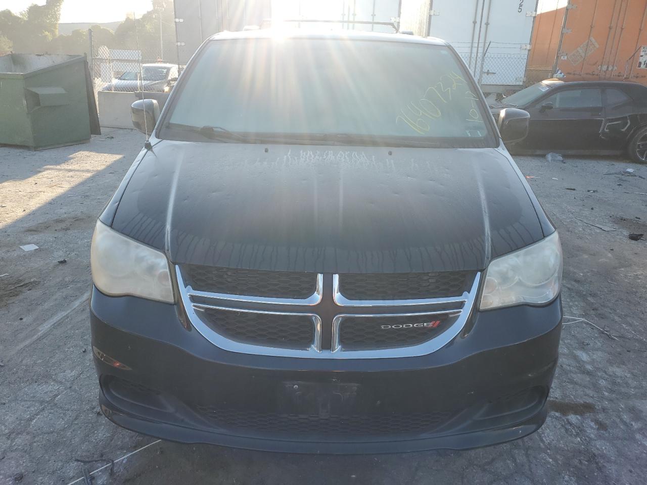 2014 Dodge Caravan VIN 2C4RDGCGXER430662 Copart auction photo, hail damage thumbnail 5