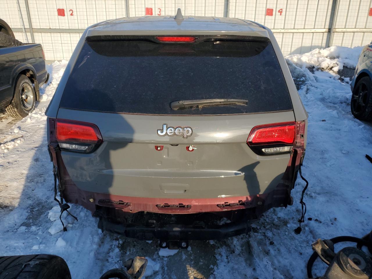 2016 Jeep Grand Cherokee VIN 1C4RJFDJ7GC428232 Copart auction photo, stripped / vandalism damage thumbnail 6
