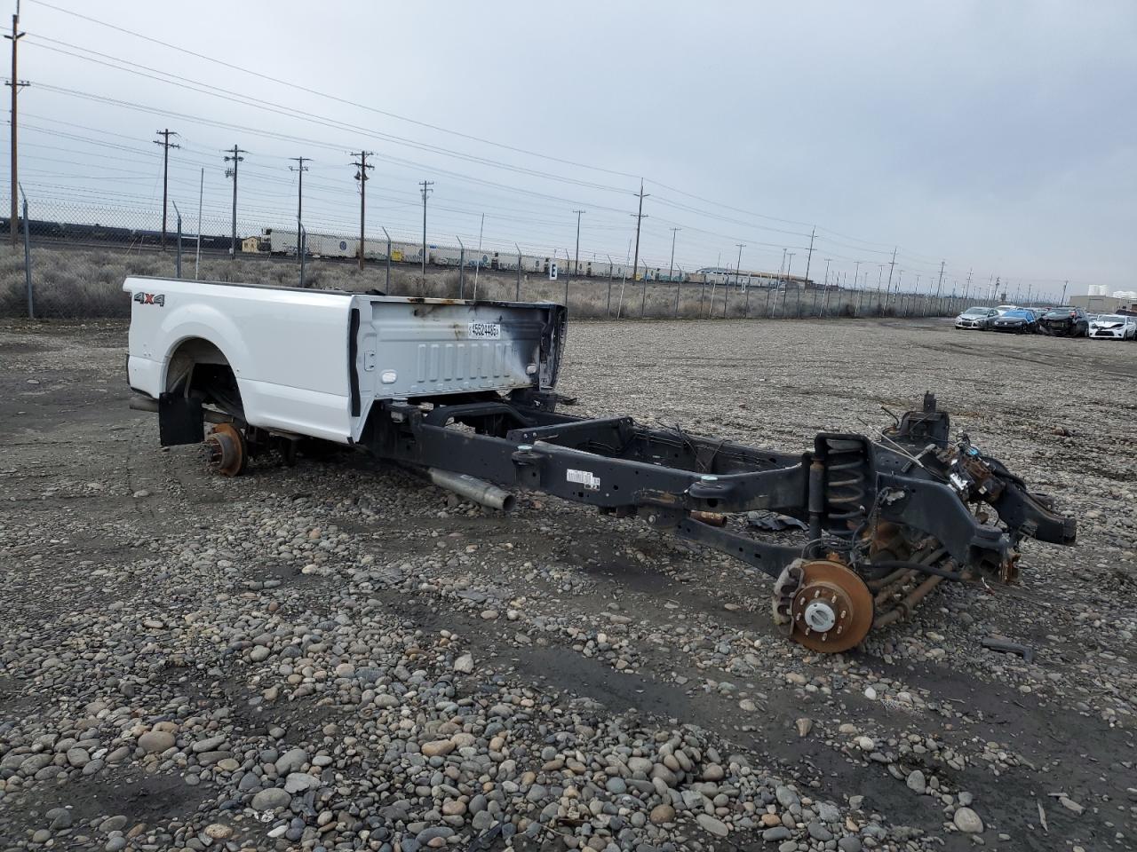 2017 Ford F350 VIN 1FT8X3B60HED58120 Copart auction photo, stripped / all over damage thumbnail 4