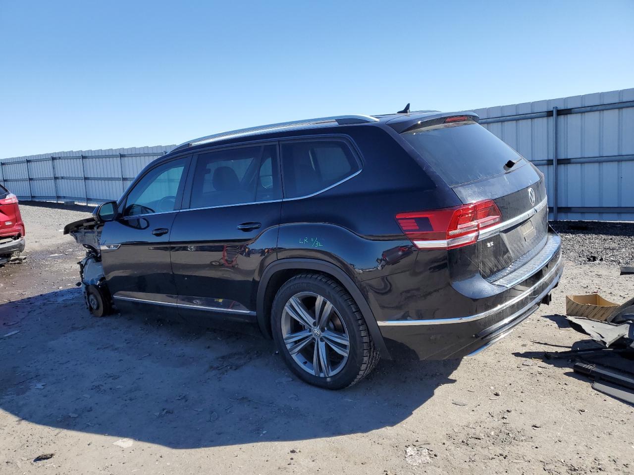 2019 Volkswagen Atlas VIN 1V2XR2CA4KC593642 Copart auction photo, front end / minor dent/scratches damage thumbnail 2