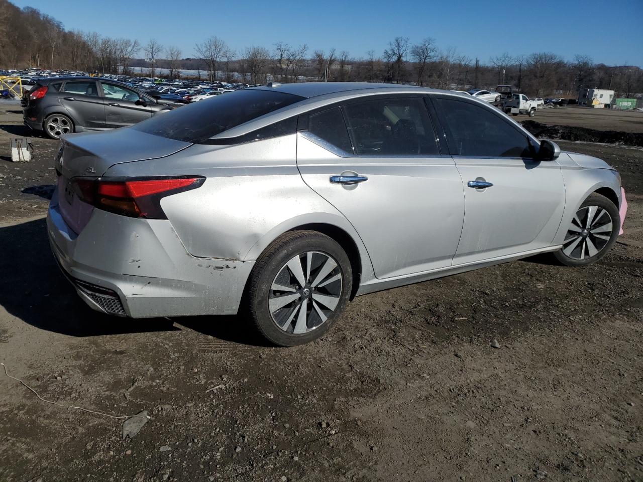 2019 Nissan Altima VIN 1N4BL4EVXKC152631 Copart auction photo, front end / minor dent/scratches damage thumbnail 3