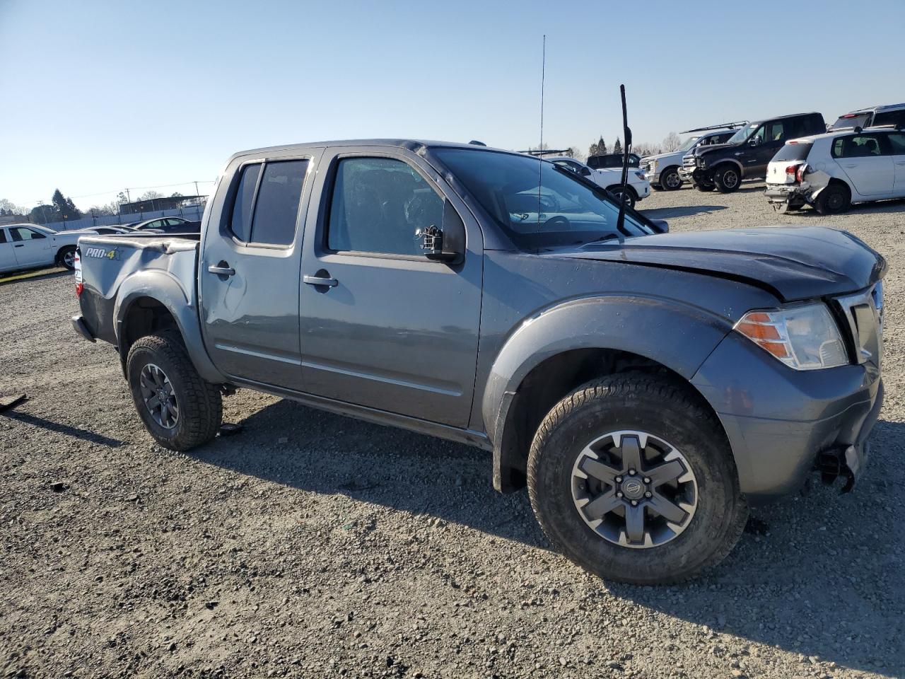 2016 Nissan Navara (Frontier) VIN 1N6AD0EV2GN744612 Copart auction photo, front end / side damage thumbnail 4