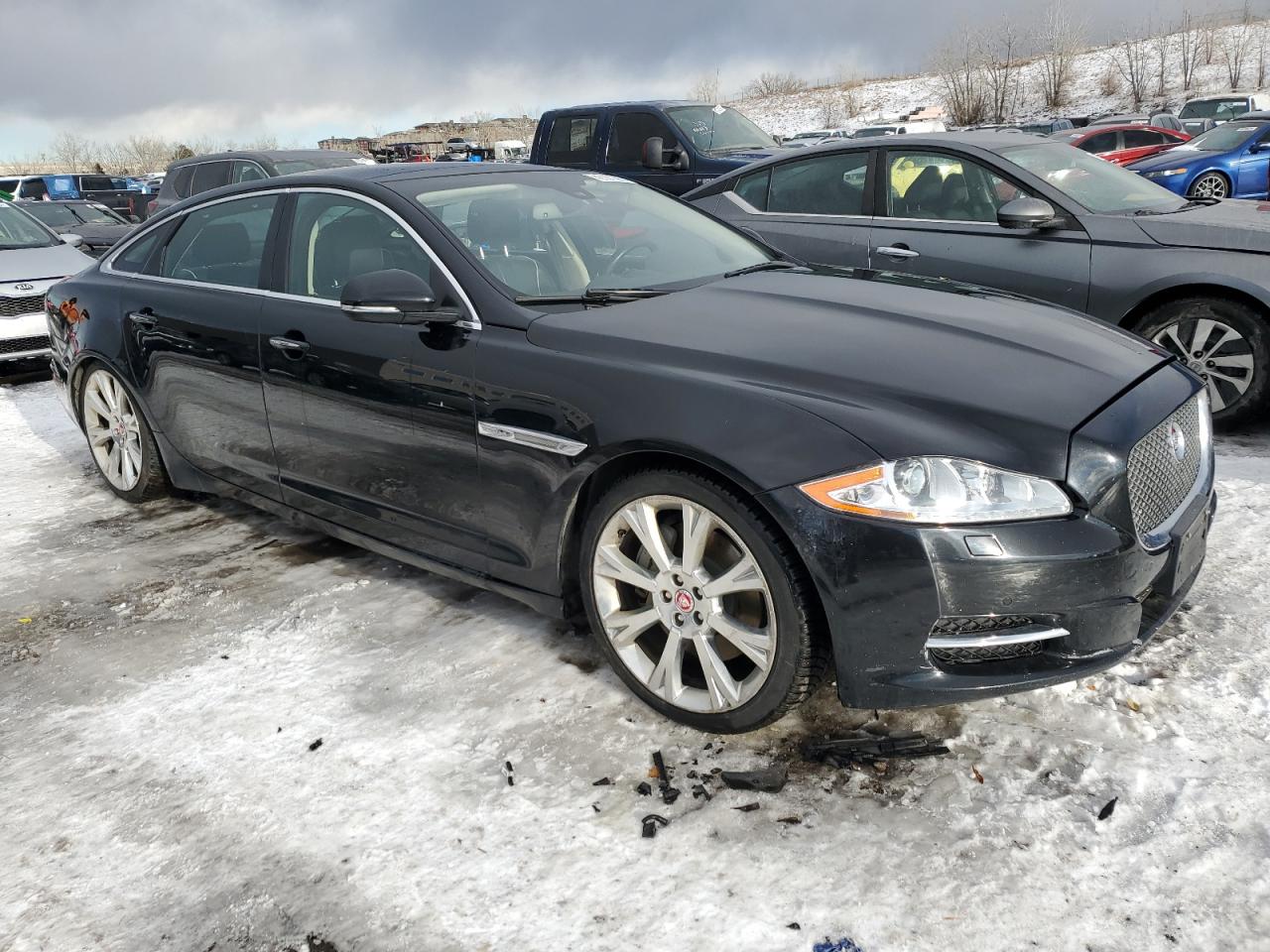 2015 Jaguar XJ VIN SAJWJ2GD4F8V79582 Copart auction photo, front end damage thumbnail 4