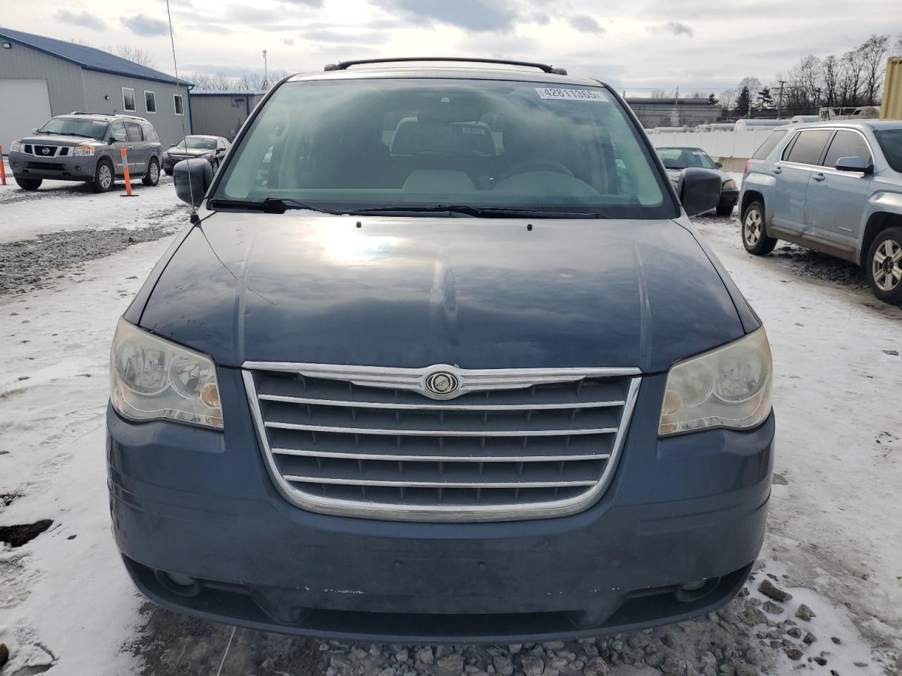 2009 Chrysler Town & Country VIN 2A8HR54129R555732 Copart auction photo, front end / rear end damage thumbnail 5