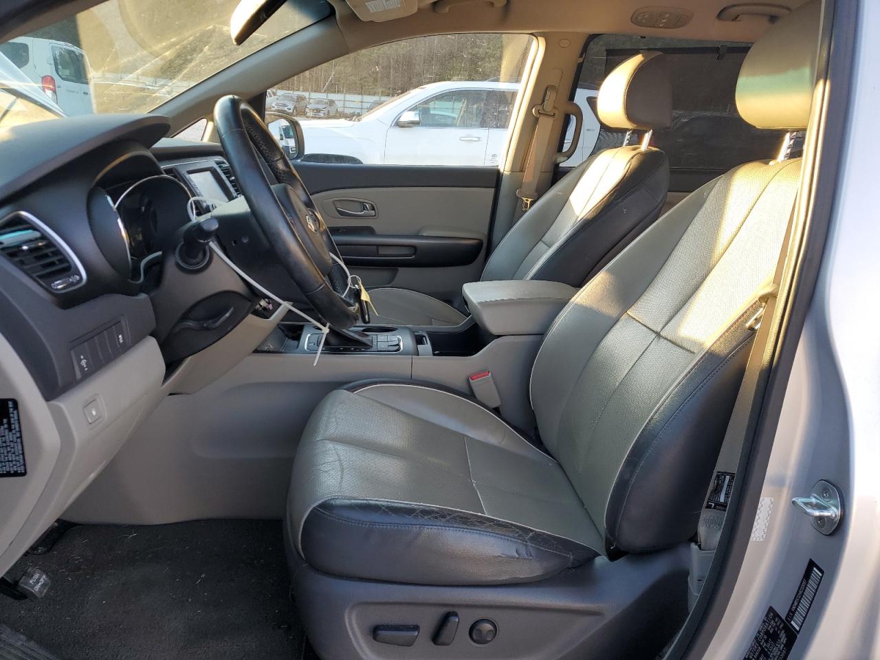 2017 KIA Sedona VIN KNDMB5C12H6253097 Copart auction photo, front end / minor dent/scratches damage thumbnail 7