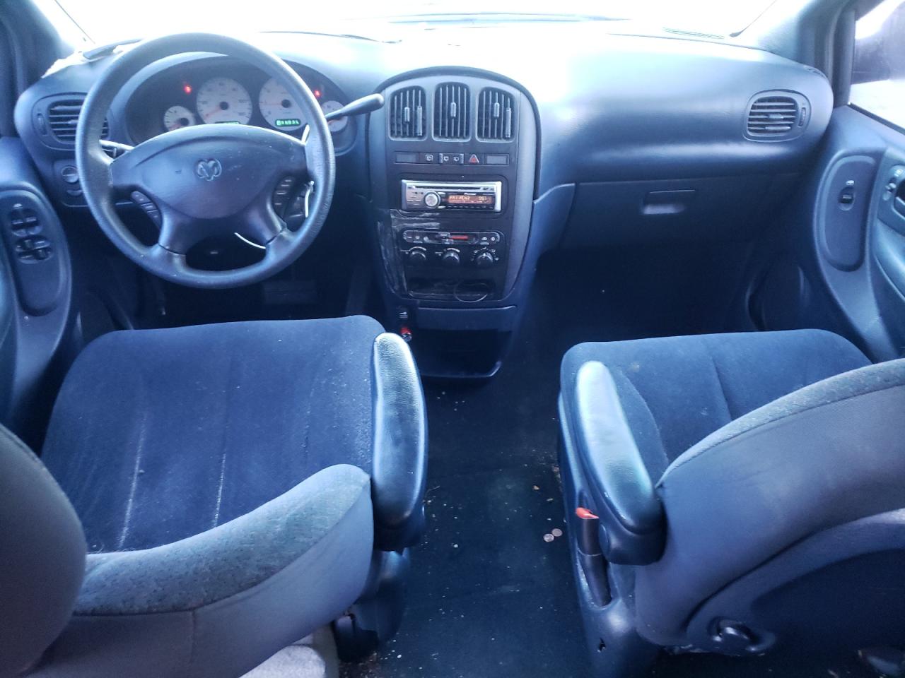 2001 Dodge Caravan VIN 2B4GP443X1R350004 Copart auction photo, front end damage thumbnail 8