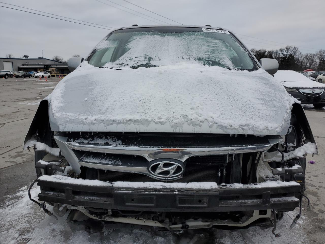 2008 Hyundai Entourage VIN KNDMC233186051302 Copart auction photo, front end damage thumbnail 5