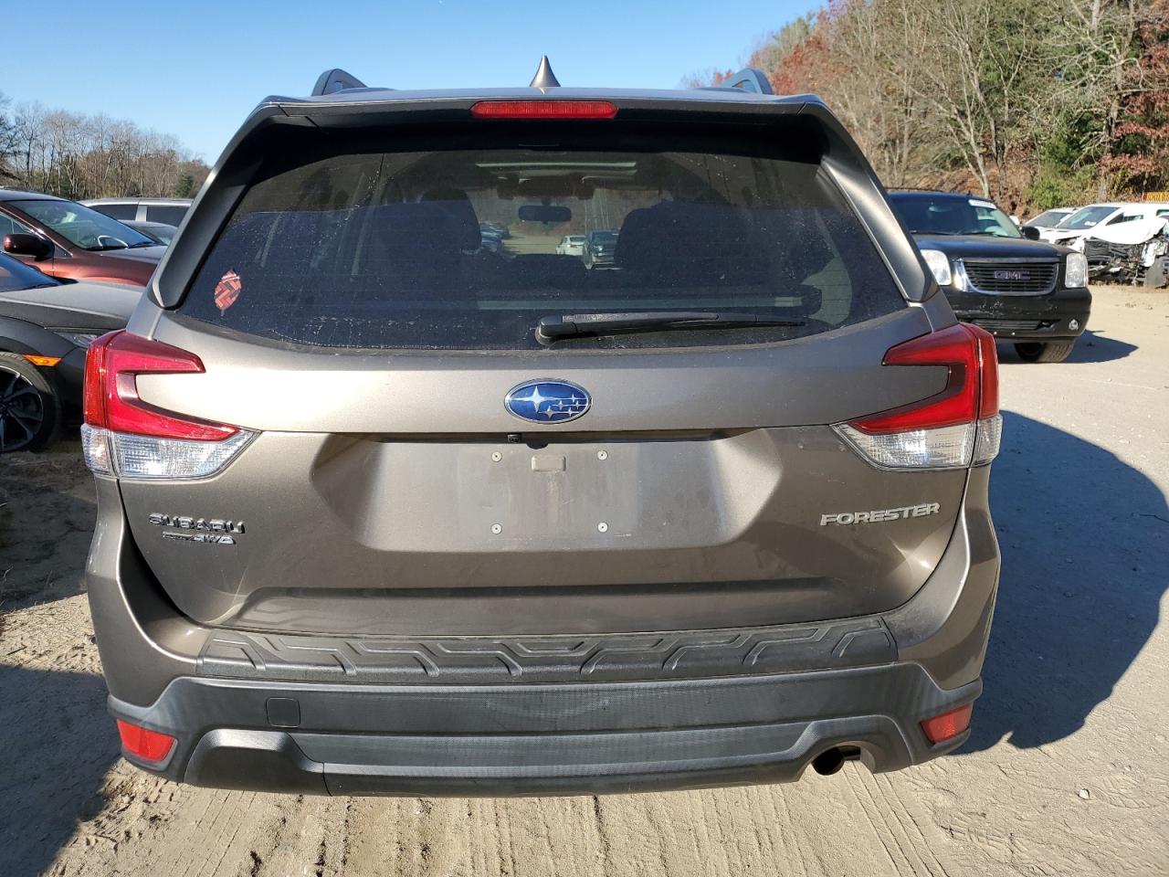 2019 Subaru Forester VIN JF2SKAEC8KH417402 Copart auction photo, side / minor dent/scratches damage thumbnail 6