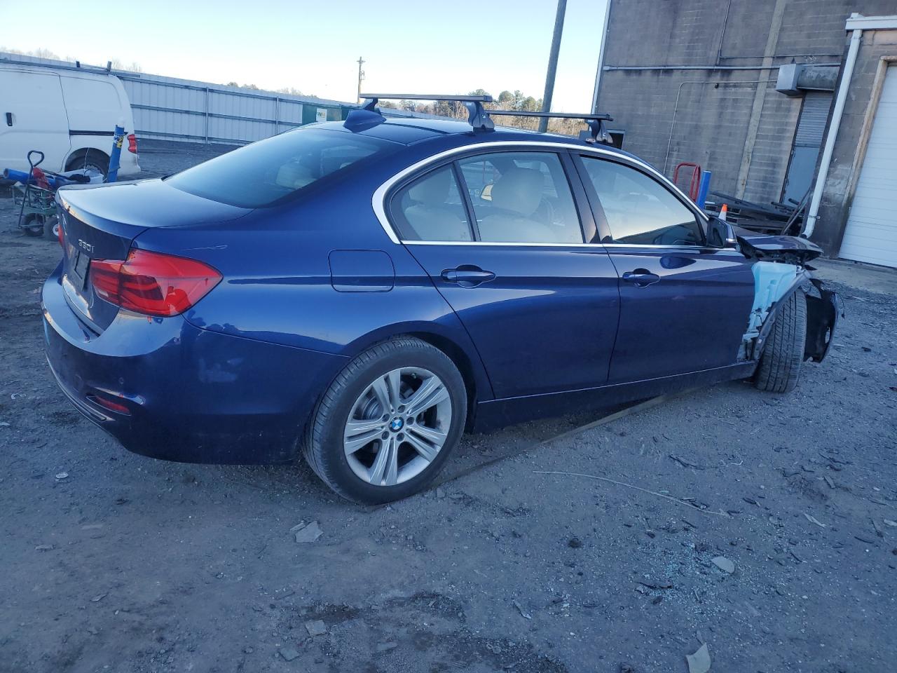 2017 BMW 3er VIN WBA8D9C36HA005367 Copart auction photo, front end damage thumbnail 3