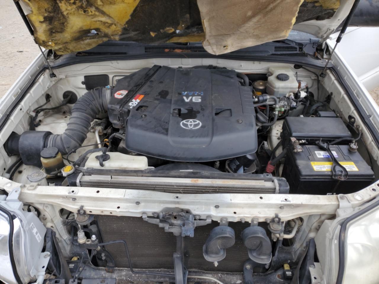 2004 Toyota 4Runner VIN JTEZU14R840028754 Copart auction photo, rear end / minor dent/scratches damage thumbnail 12