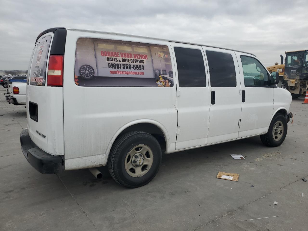 2005 Chevrolet Express VIN 1GCFG15T251176760 Copart auction photo, front end damage thumbnail 3