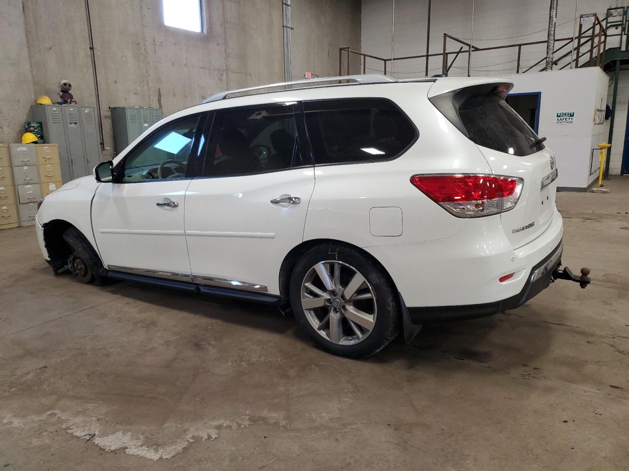 2015 Nissan Pathfinder VIN 5N1AR2MM2FC719627 Copart auction photo, front end damage thumbnail 2