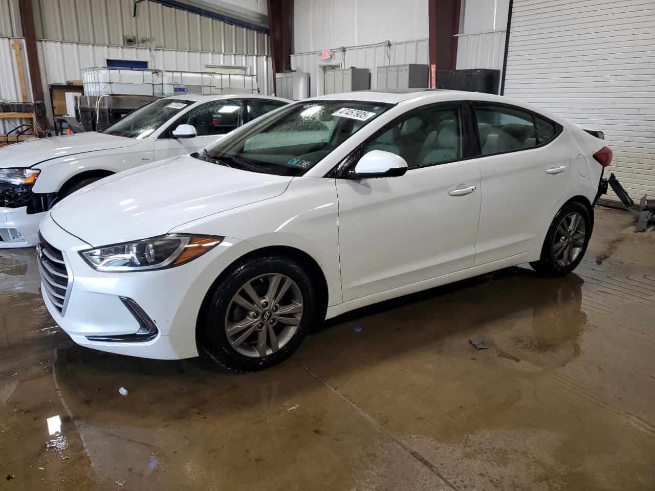2017 Hyundai Elantra VIN 5NPD84LF5HH167602