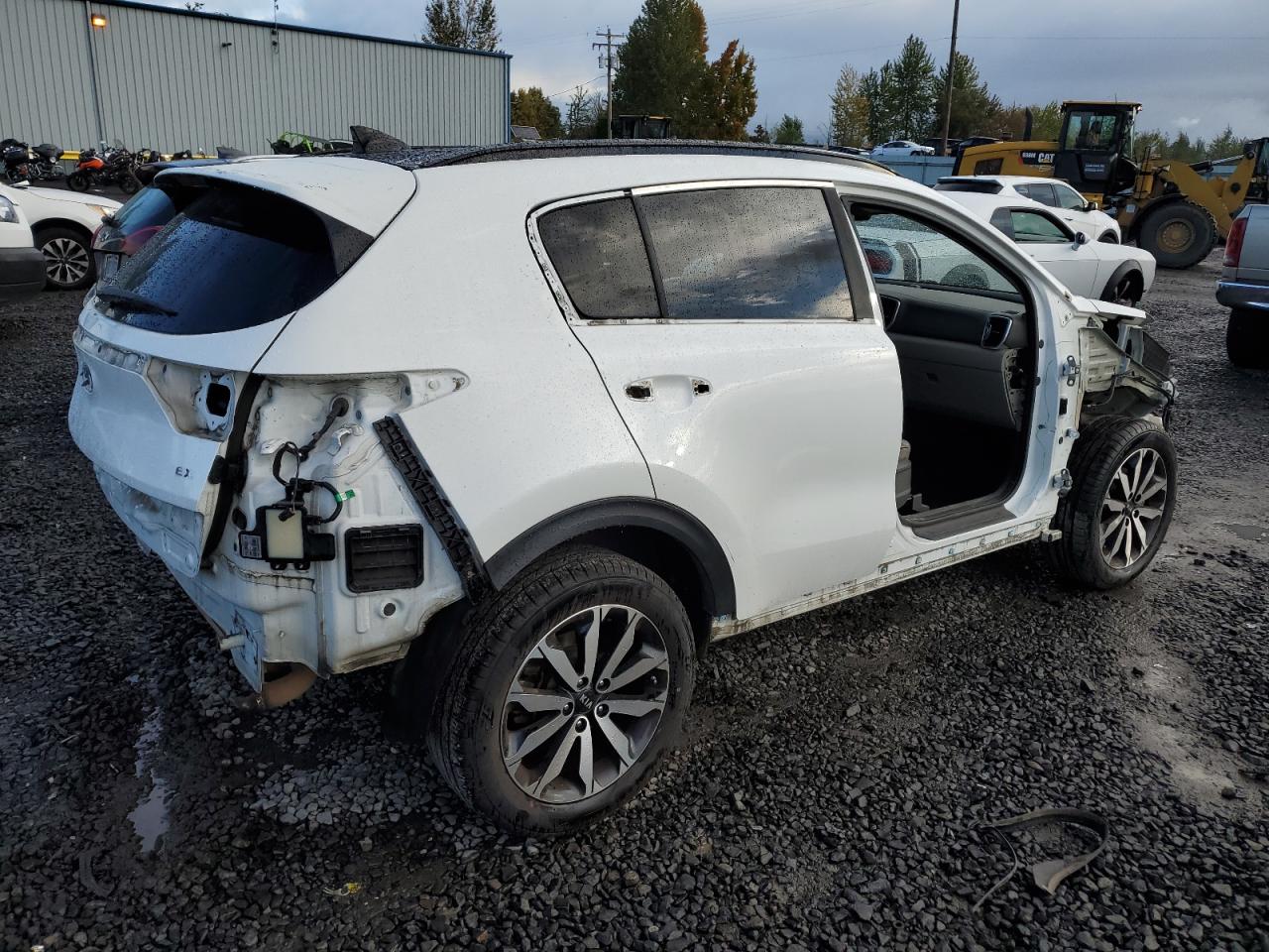 2018 KIA Sportage VIN KNDPNCAC4J7353179 Copart auction photo, front end / rear end damage thumbnail 3