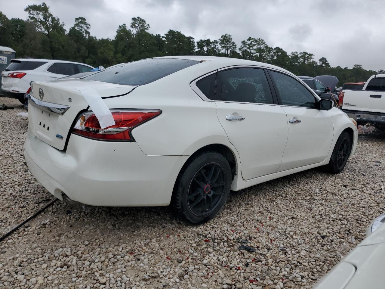 2014 Nissan Altima VIN 1N4AL3AP6EN216055 Copart auction photo, rear end damage thumbnail 3