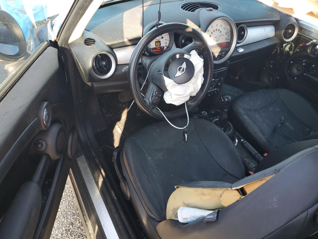 2013 MINI Cooper VIN WMWSU3C59DT677975 Copart auction photo, biohazard/chemical / all over damage thumbnail 8