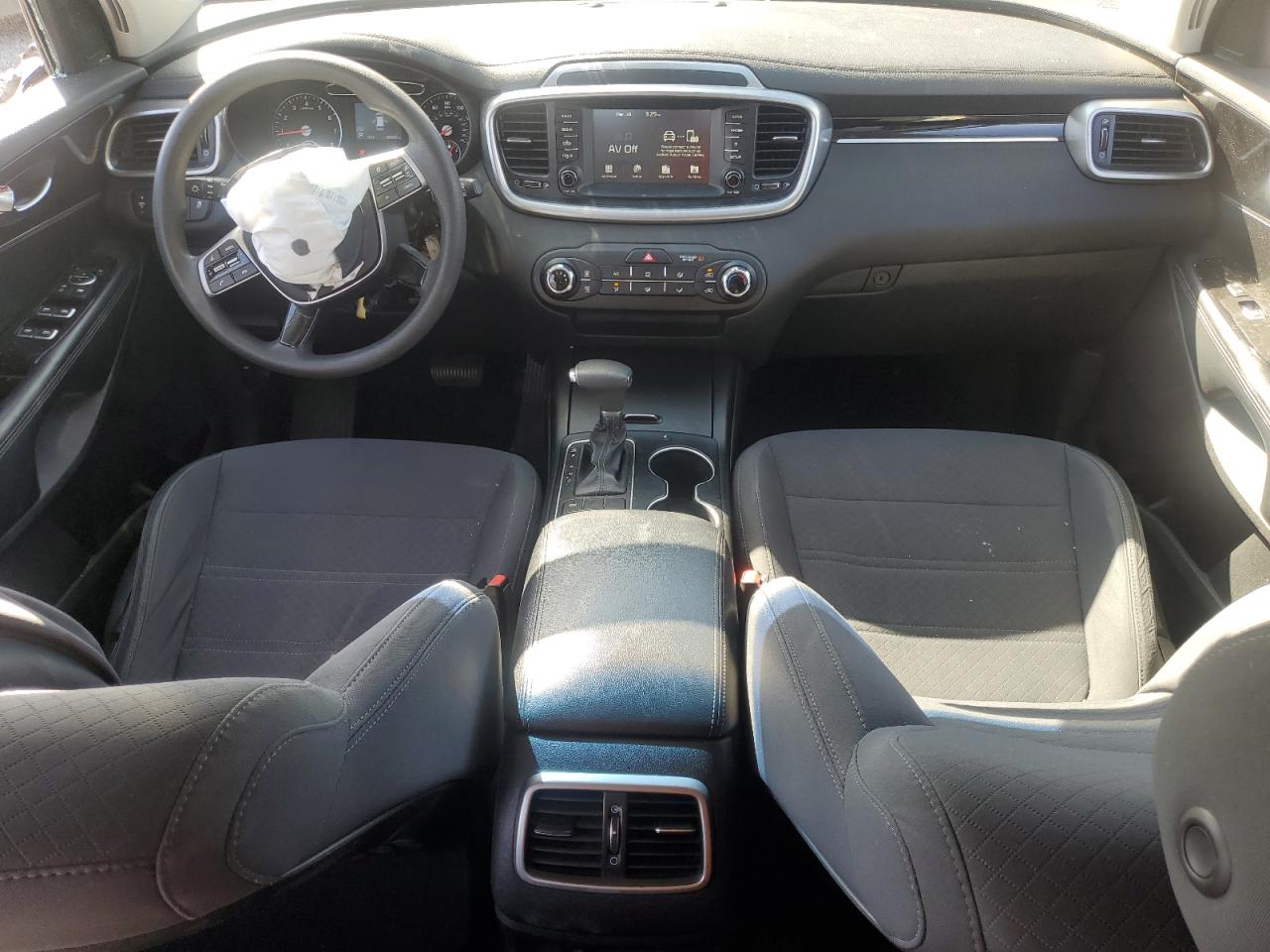 2019 KIA Sorento VIN 5XYPG4A33KG518448 Copart auction photo, vandalism / all over damage thumbnail 8
