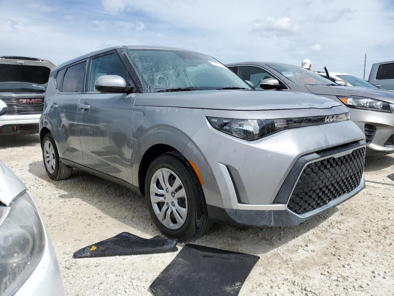 2023 KIA Soul VIN KNDJ23AU3P7860218 Copart auction photo, water/flood / minor dent/scratches damage thumbnail 4