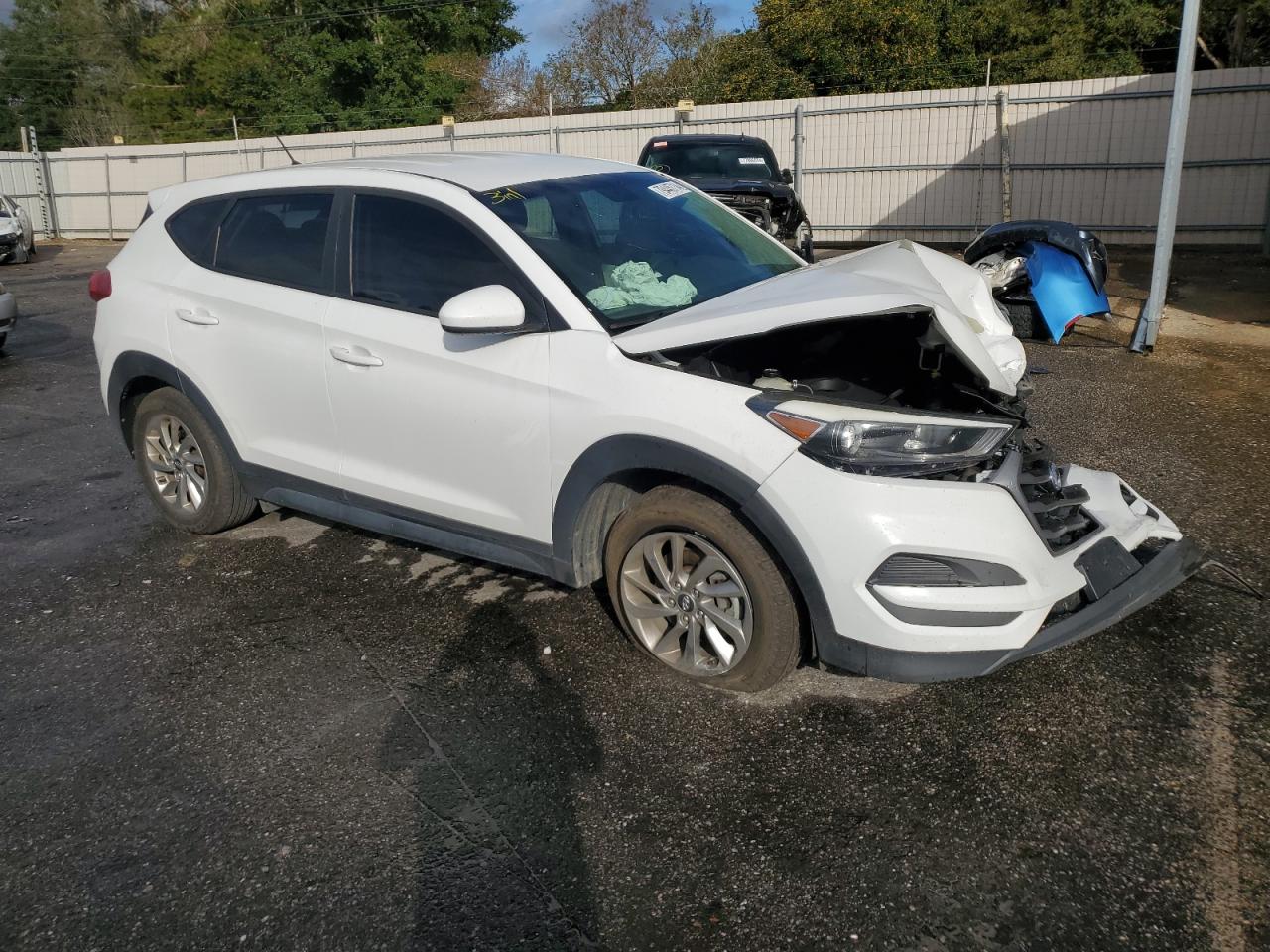 2018 Hyundai Tucson VIN KM8J2CA48JU701473 Copart auction photo, front end damage thumbnail 4