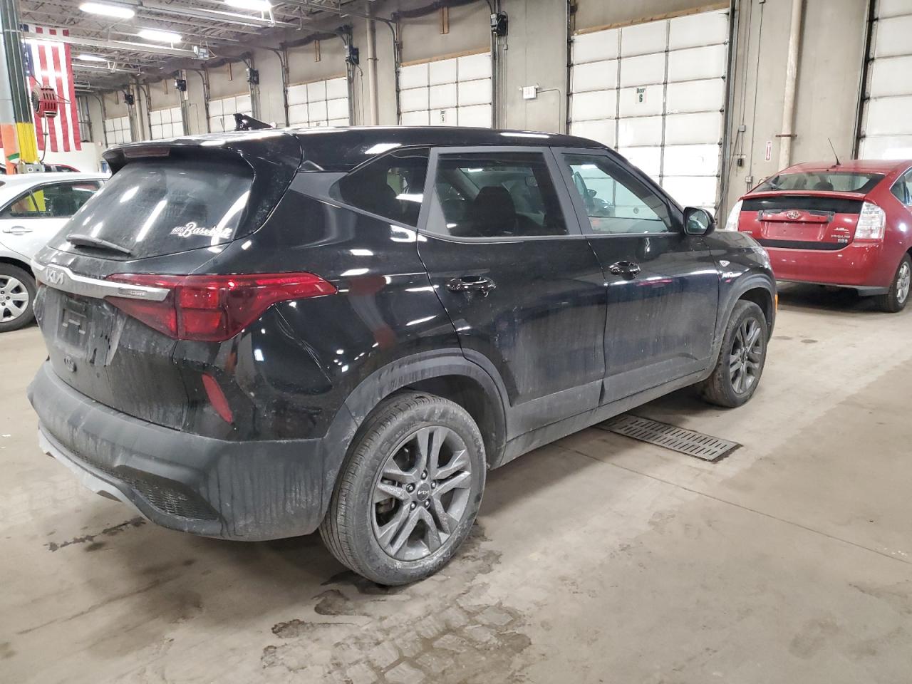 2022 KIA Seltos VIN KNDEPCAA3N7317697 Copart auction photo, front end / side damage thumbnail 3