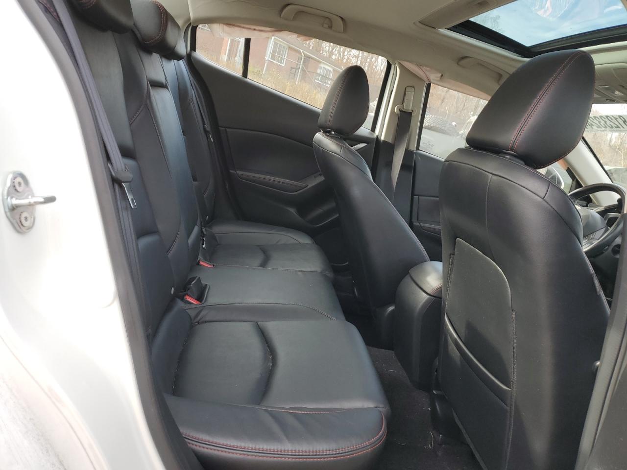 2016 Mazda 3 VIN JM1BM1W38G1298113 Copart auction photo, minor dent/scratches damage thumbnail 10