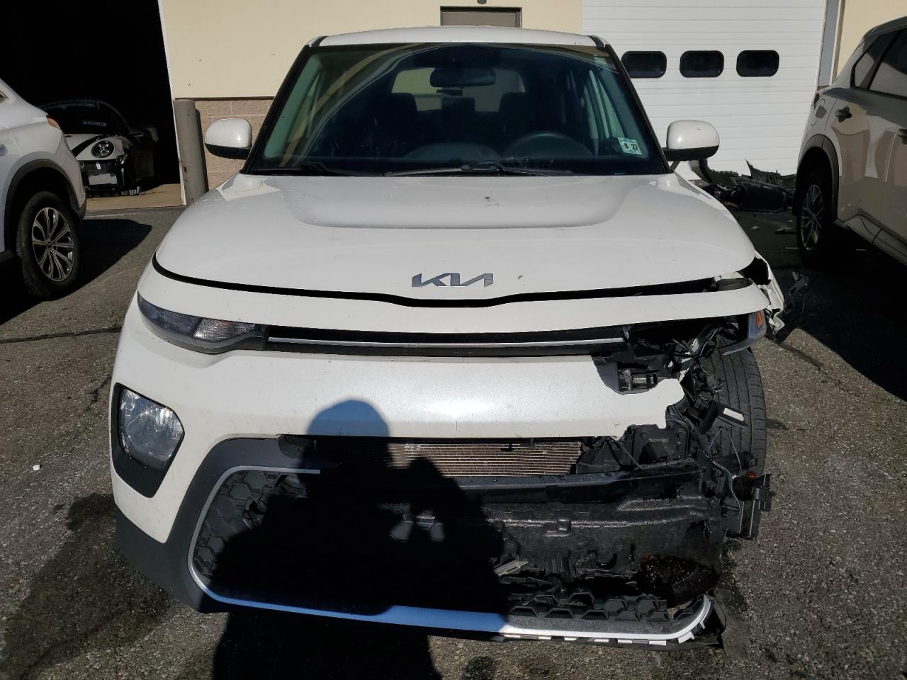 2022 KIA Soul VIN KNDJ23AU9N7805902 Copart auction photo, front end / minor dent/scratches damage thumbnail 5