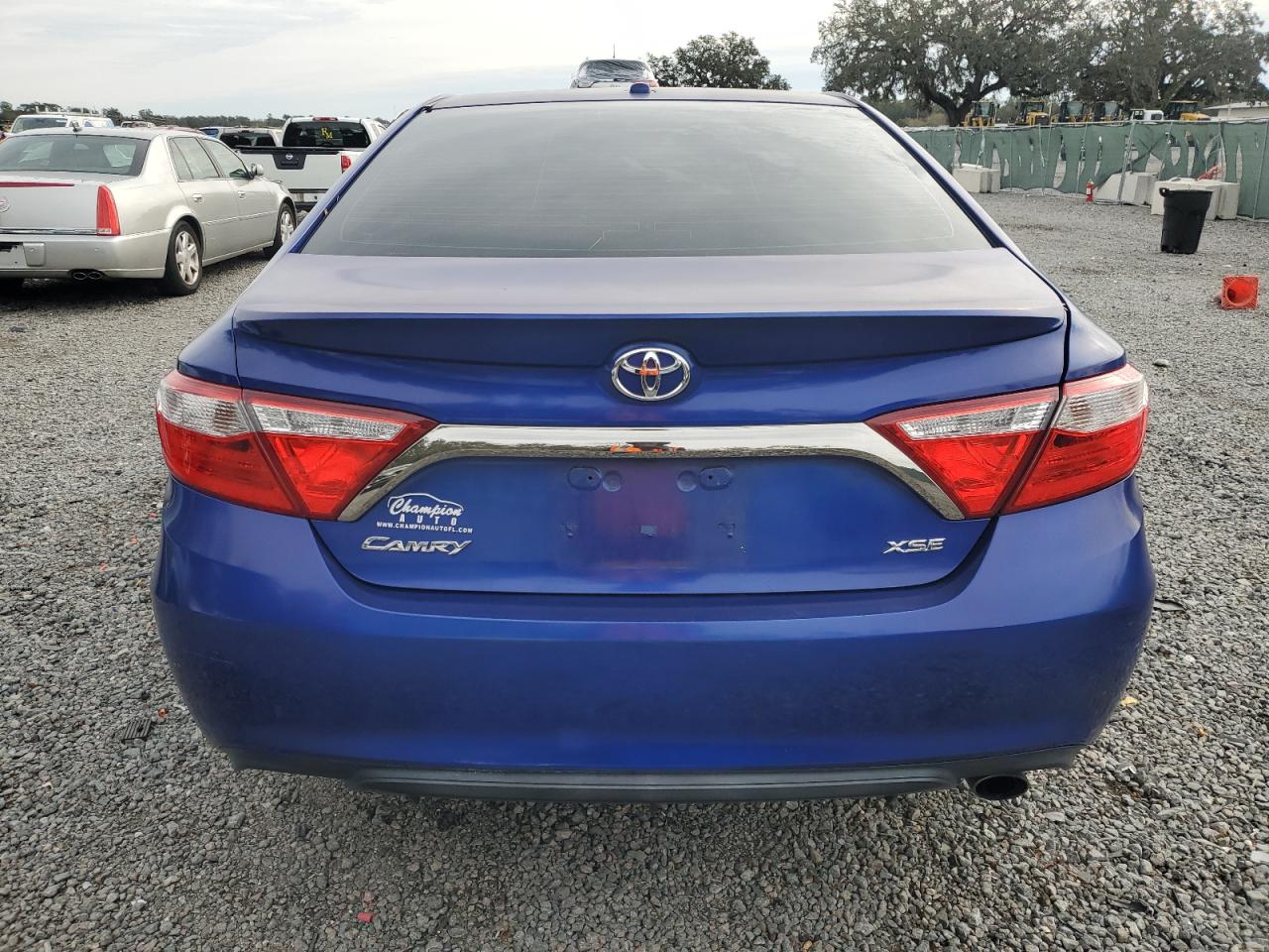 2015 Toyota Camry VIN 4T1BF1FK4FU910513 Copart auction photo, side / front end damage thumbnail 6