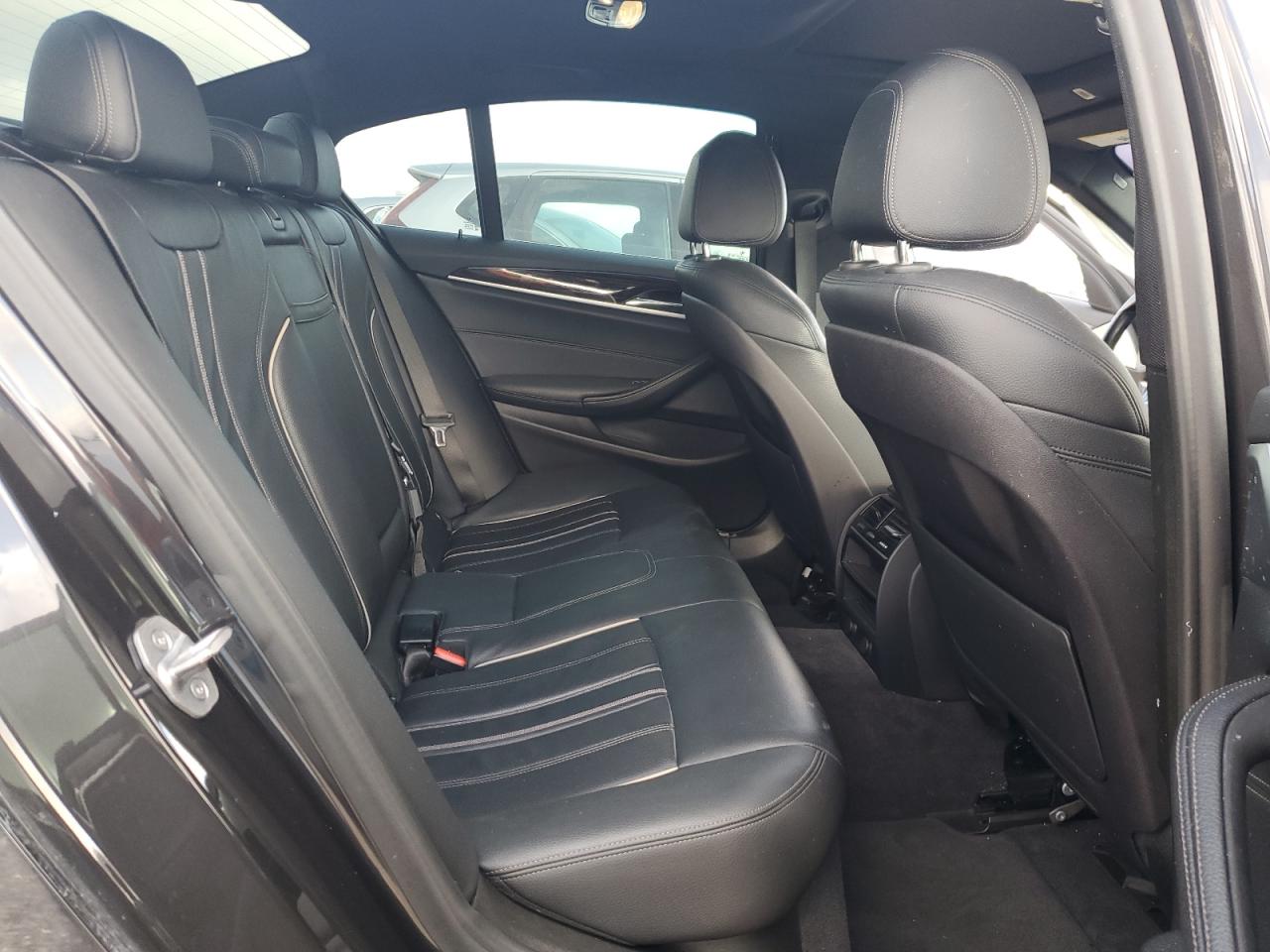 2019 BMW 5er VIN WBAJA5C50KBX86733 Copart auction photo, side / minor dent/scratches damage thumbnail 10
