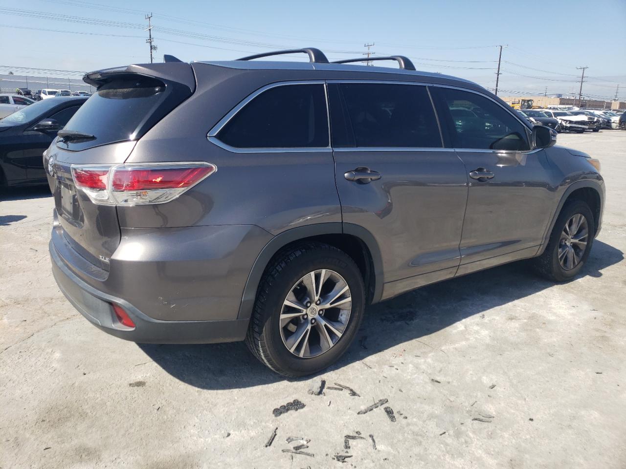 2015 Toyota Highlander VIN 5TDKKRFH9FS039843 Copart auction photo, side damage thumbnail 3