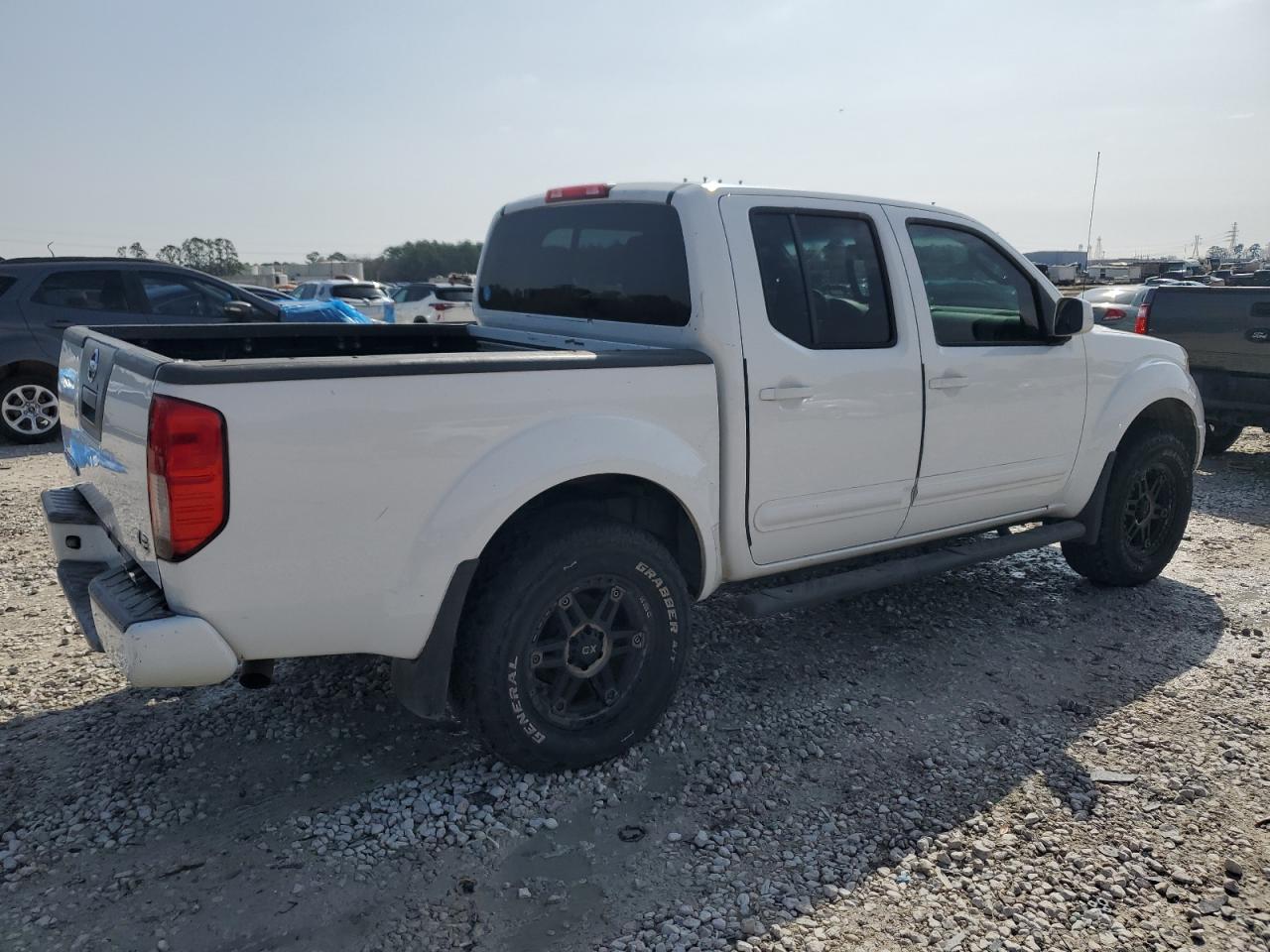 2008 Nissan Navara (Frontier) VIN 1N6AD07U78C440256 Copart auction photo, front end / minor dent/scratches damage thumbnail 3