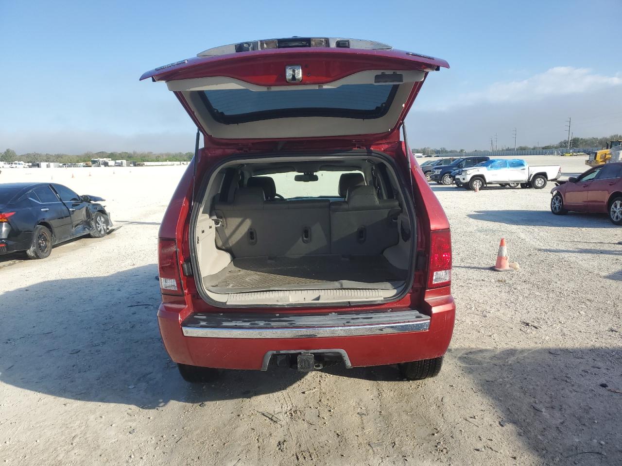 2010 Jeep Grand Cherokee VIN 1J4RR5GT3AC138054 Copart auction photo, water/flood damage thumbnail 6