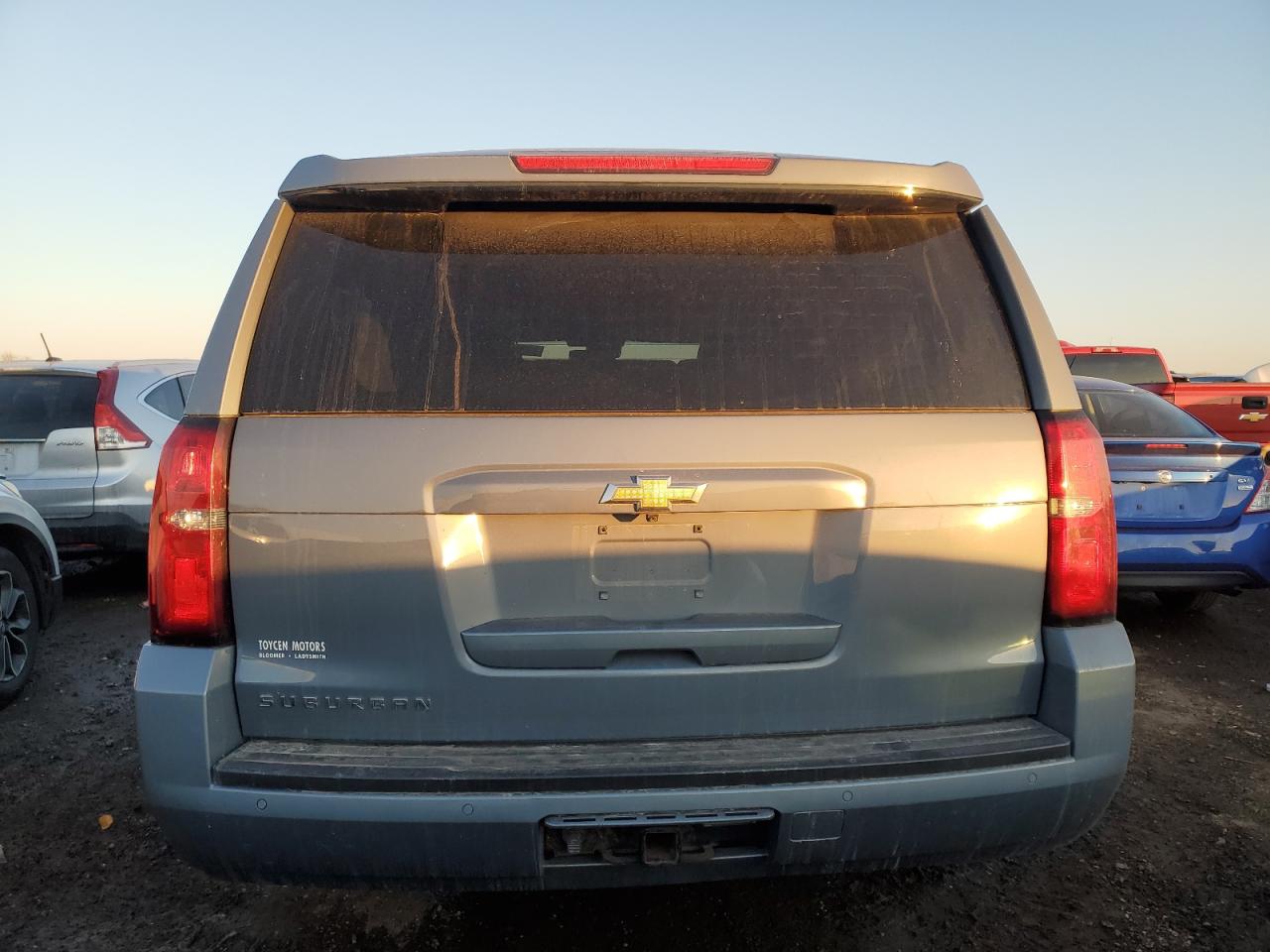 2016 Chevrolet Suburban VIN 1GNSKHKC9GR354539 Copart auction photo, front end / side damage thumbnail 6
