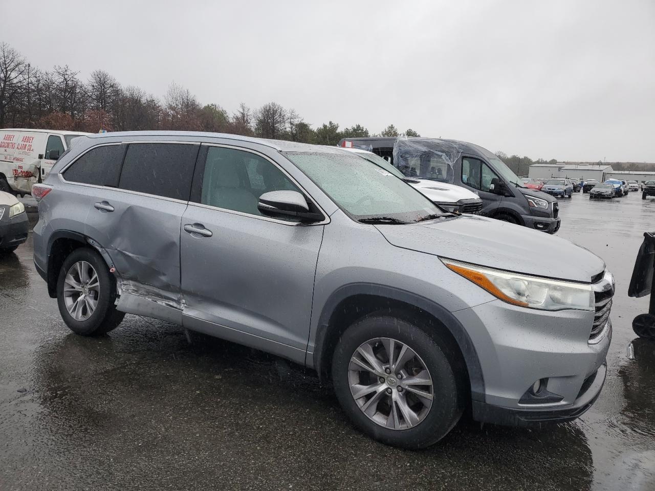 2015 Toyota Highlander VIN 5TDJKRFH6FS201407 Copart auction photo, side damage thumbnail 4