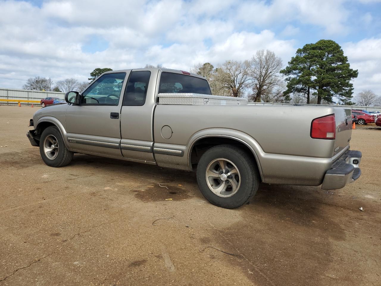 2001 Chevrolet S-10 Pickup VIN 1GCCS19W018187215 Copart auction photo, front end damage thumbnail 2