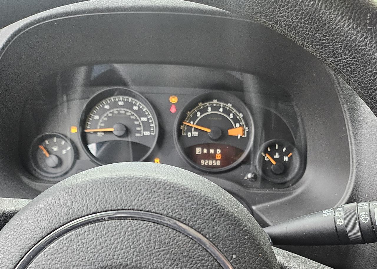 2014 Jeep Compass VIN 1C4NJCBA8ED882304 Copart auction photo, minor dent/scratches / normal wear damage thumbnail 9