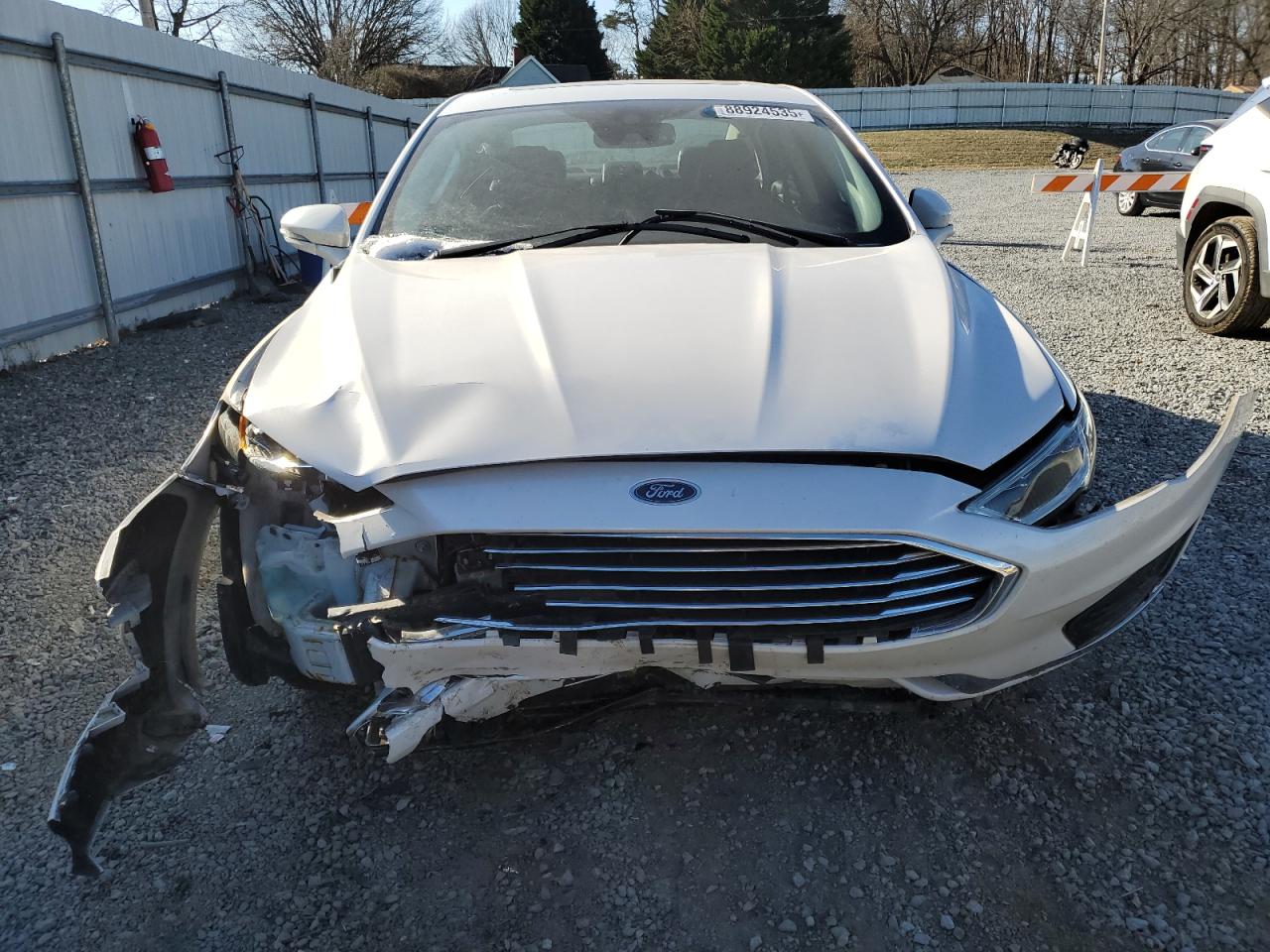 2020 Ford Fusion VIN 3FA6P0MU0LR129742 Copart auction photo, front end / minor dent/scratches damage thumbnail 5