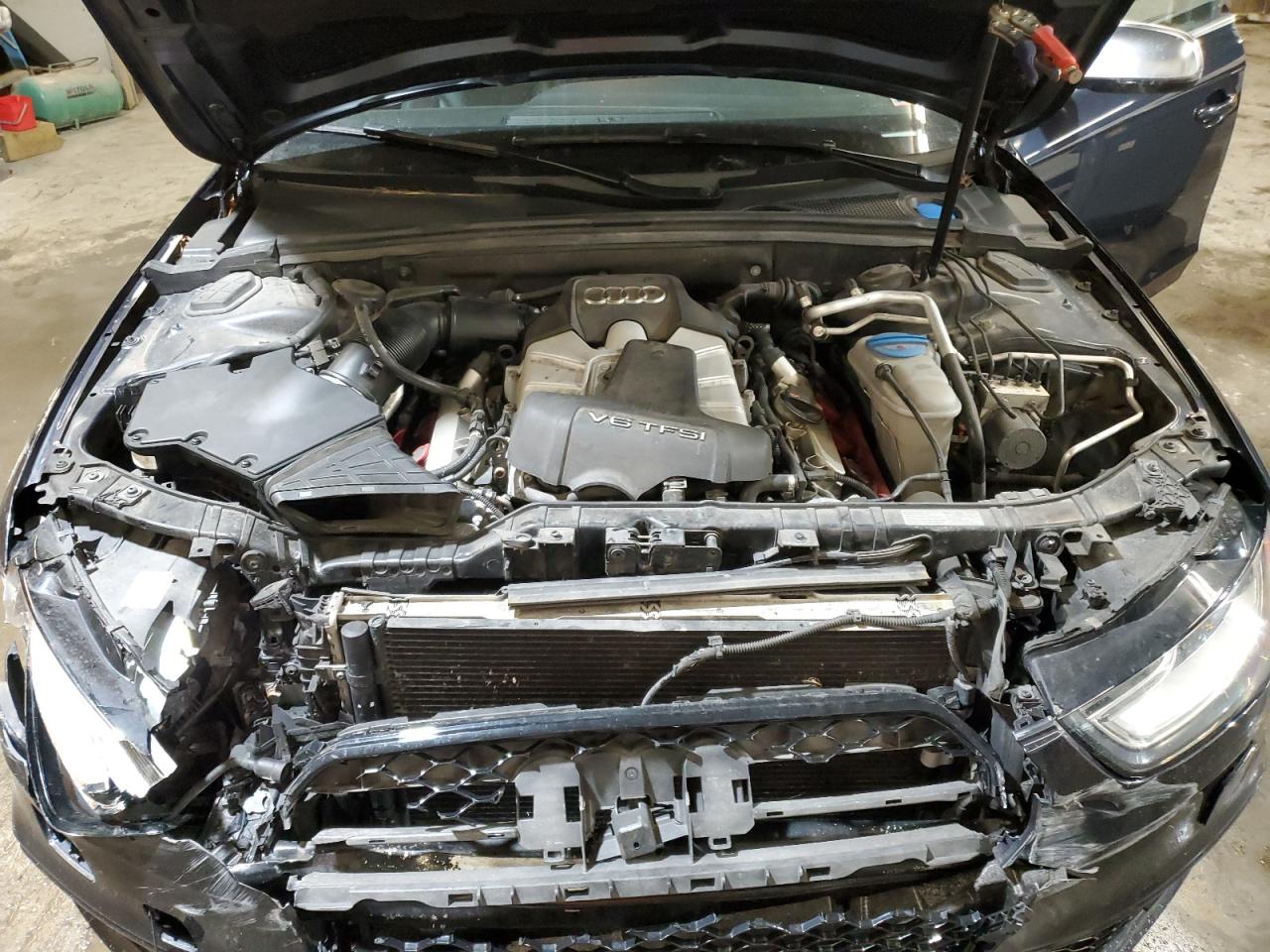 2013 Audi RS4 VIN WAUBGAFL4DA116066 Copart auction photo, front end / side damage thumbnail 11