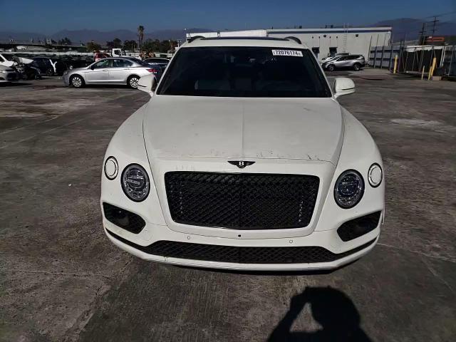 2018 Bentley Bentayga VIN SJAAC4ZV9JC020797 Copart auction photo, rear end damage thumbnail 12