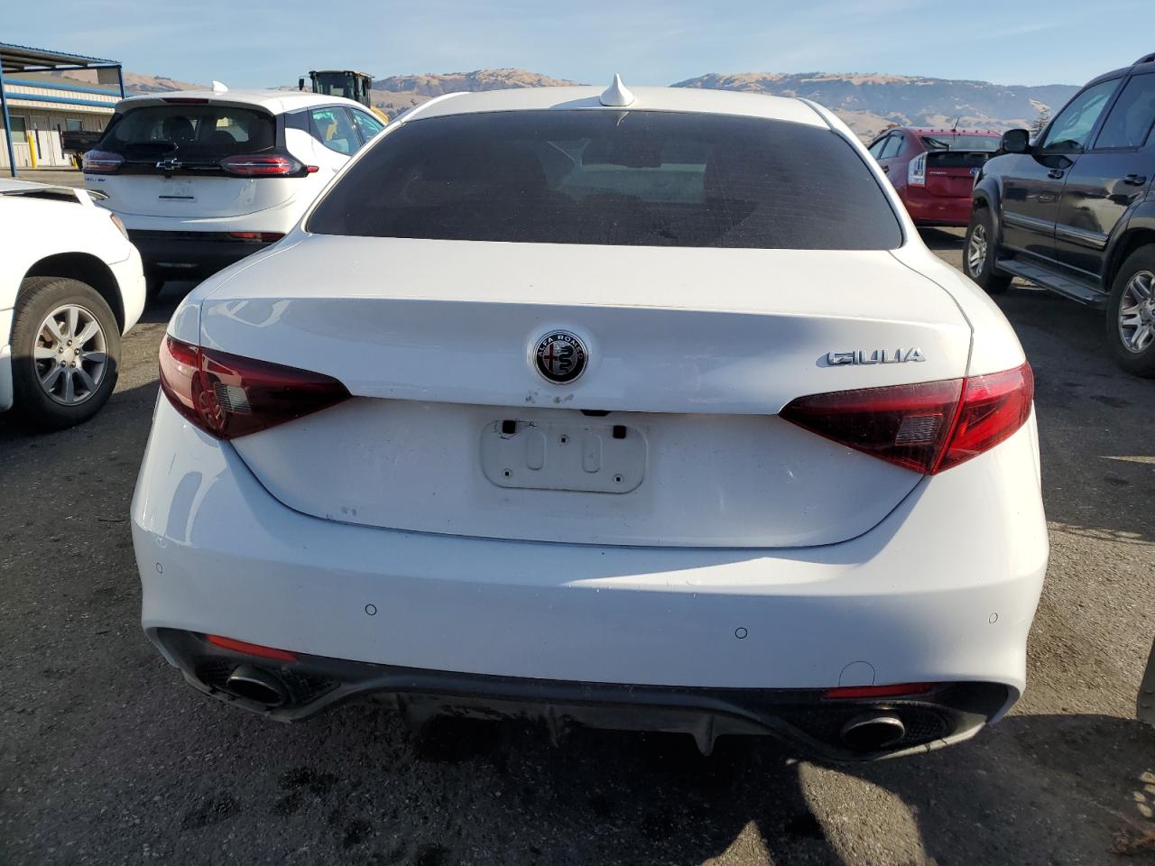 2018 Alfa Romeo Giulia VIN ZARFAEBN3J7566343 Copart auction photo, front end / side damage thumbnail 6