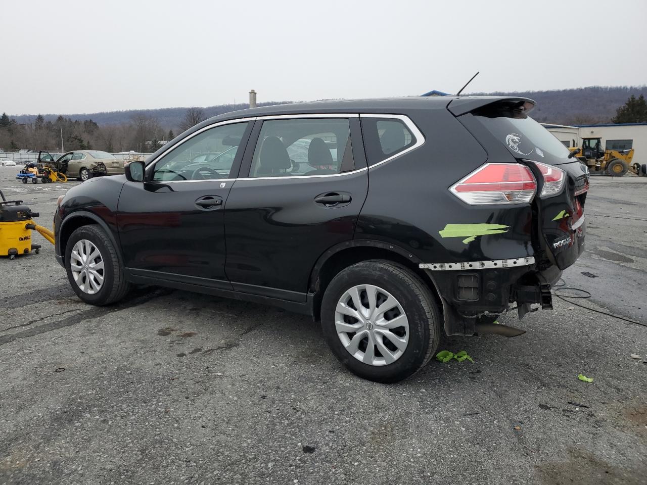 2016 Nissan Rogue VIN KNMAT2MVXGP666538 Copart auction photo, rear end damage thumbnail 2