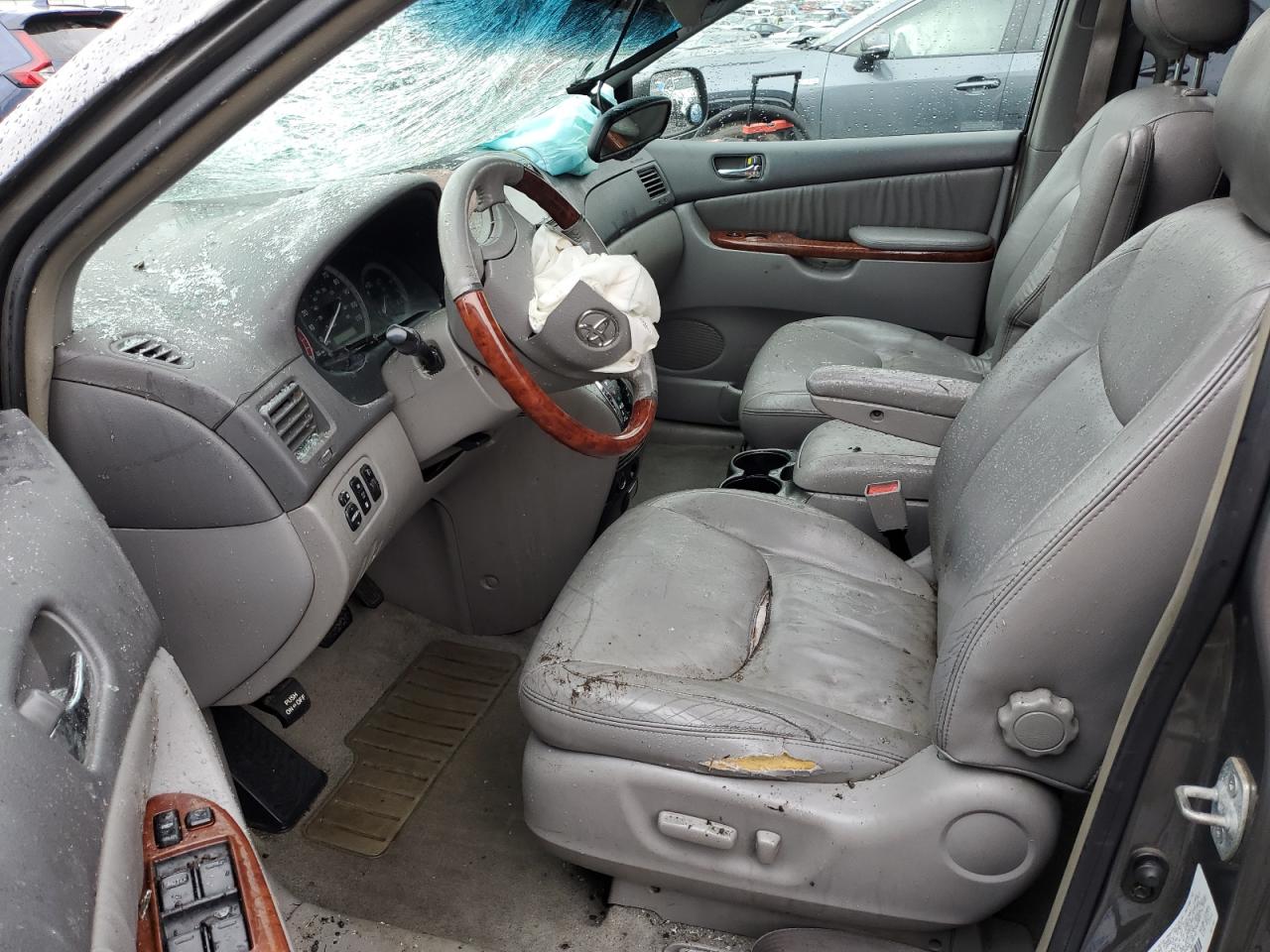 2004 Toyota Sienna VIN 5TDZA22C74S088541 Copart auction photo, front end / all over damage thumbnail 7