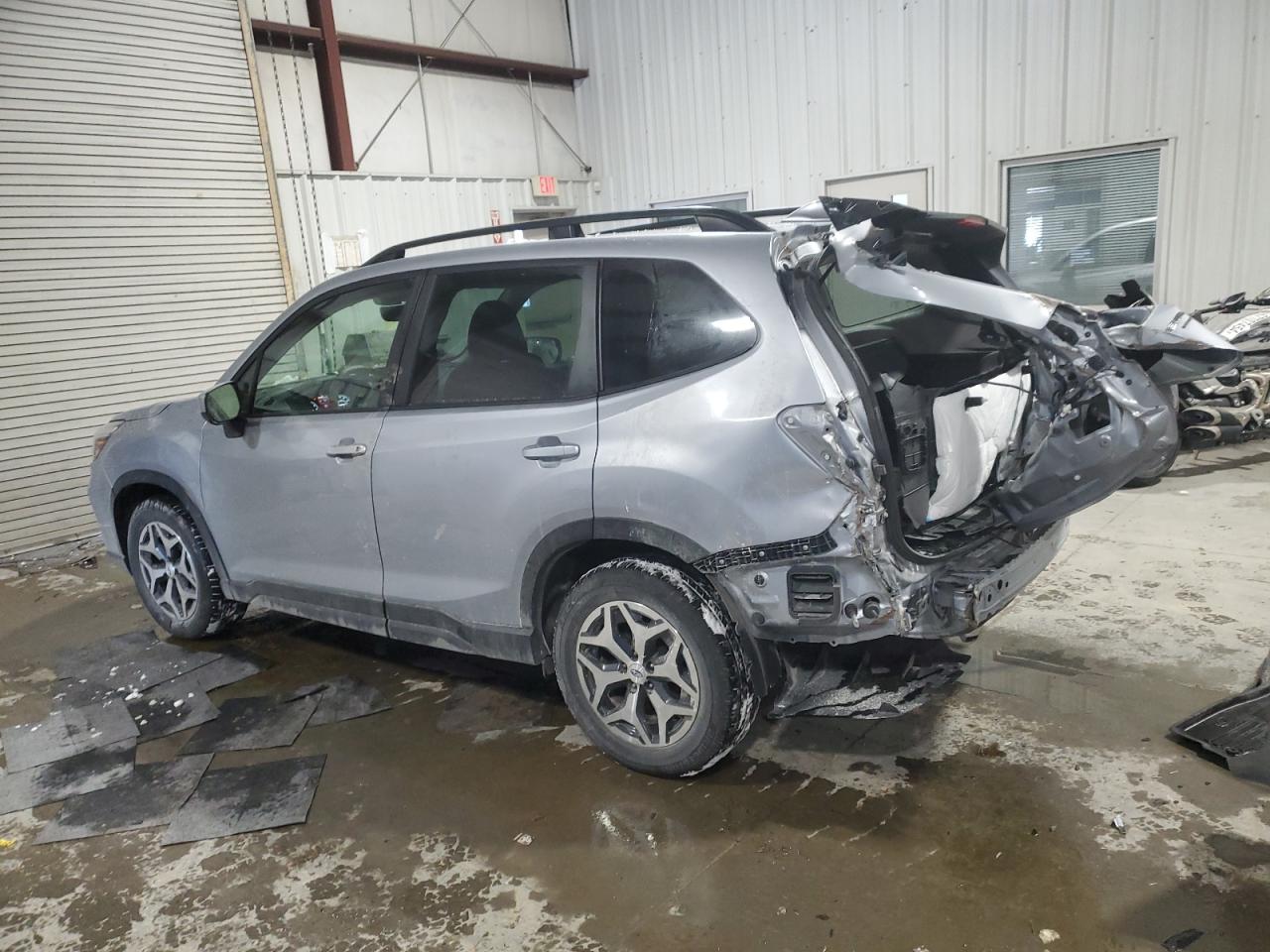 2020 Subaru Forester VIN JF2SKAJC8LH582244 Copart auction photo, rear end damage thumbnail 2