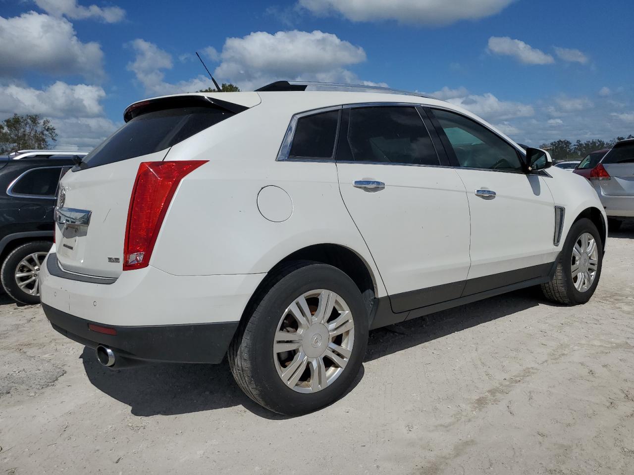 2013 Cadillac SRX VIN 3GYFNCE32DS640493 Copart auction photo, front end / side damage thumbnail 3