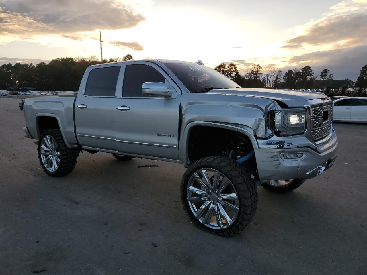 2017 GMC Sierra VIN 3GTU2PEJ9HG392697 Copart auction photo, front end / undercarriage damage thumbnail 4