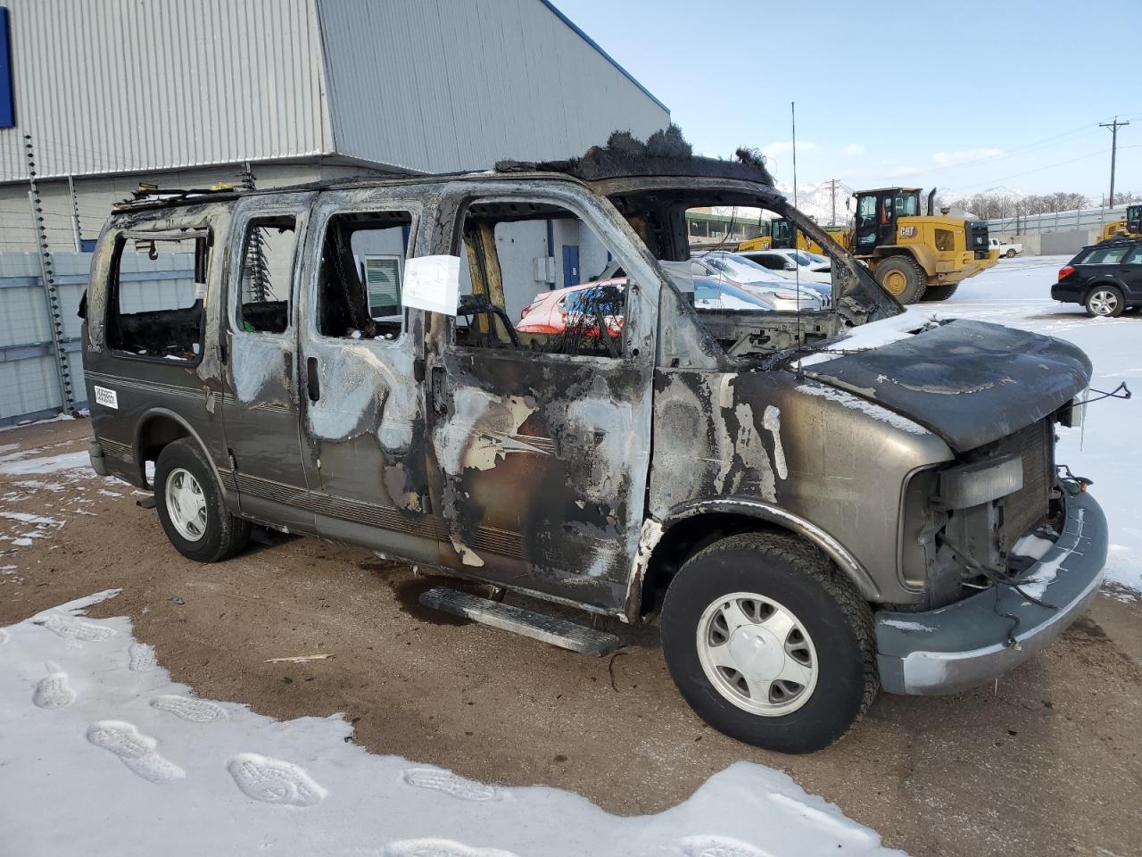 2002 Chevrolet Express VIN 1GBFG15R821223150 Copart auction photo, burn / burn - interior damage thumbnail 4