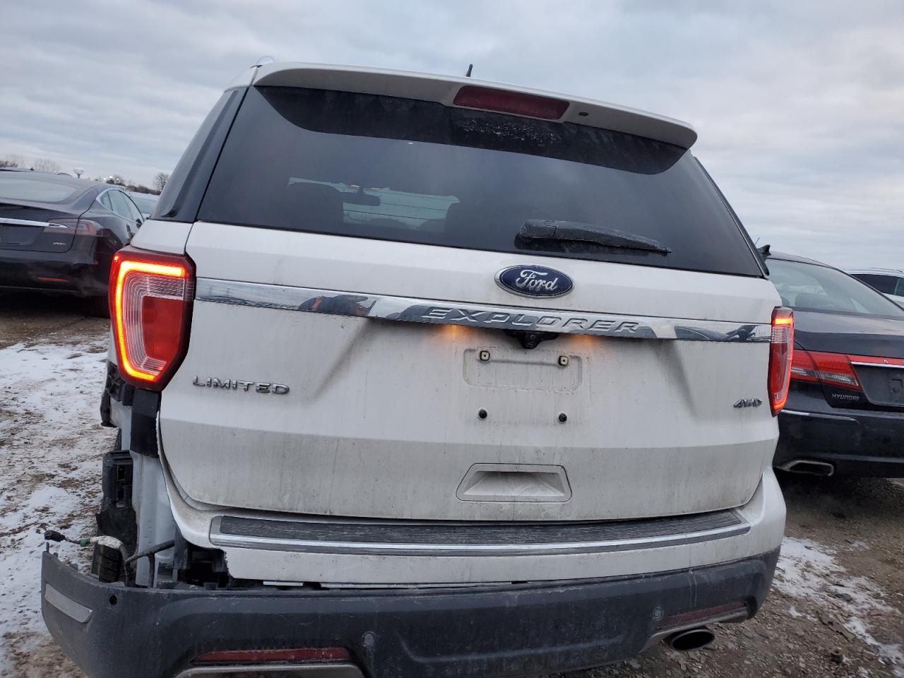 2019 Ford Explorer VIN 1FM5K8F83KGA32796 Copart auction photo, side / rear end damage thumbnail 6