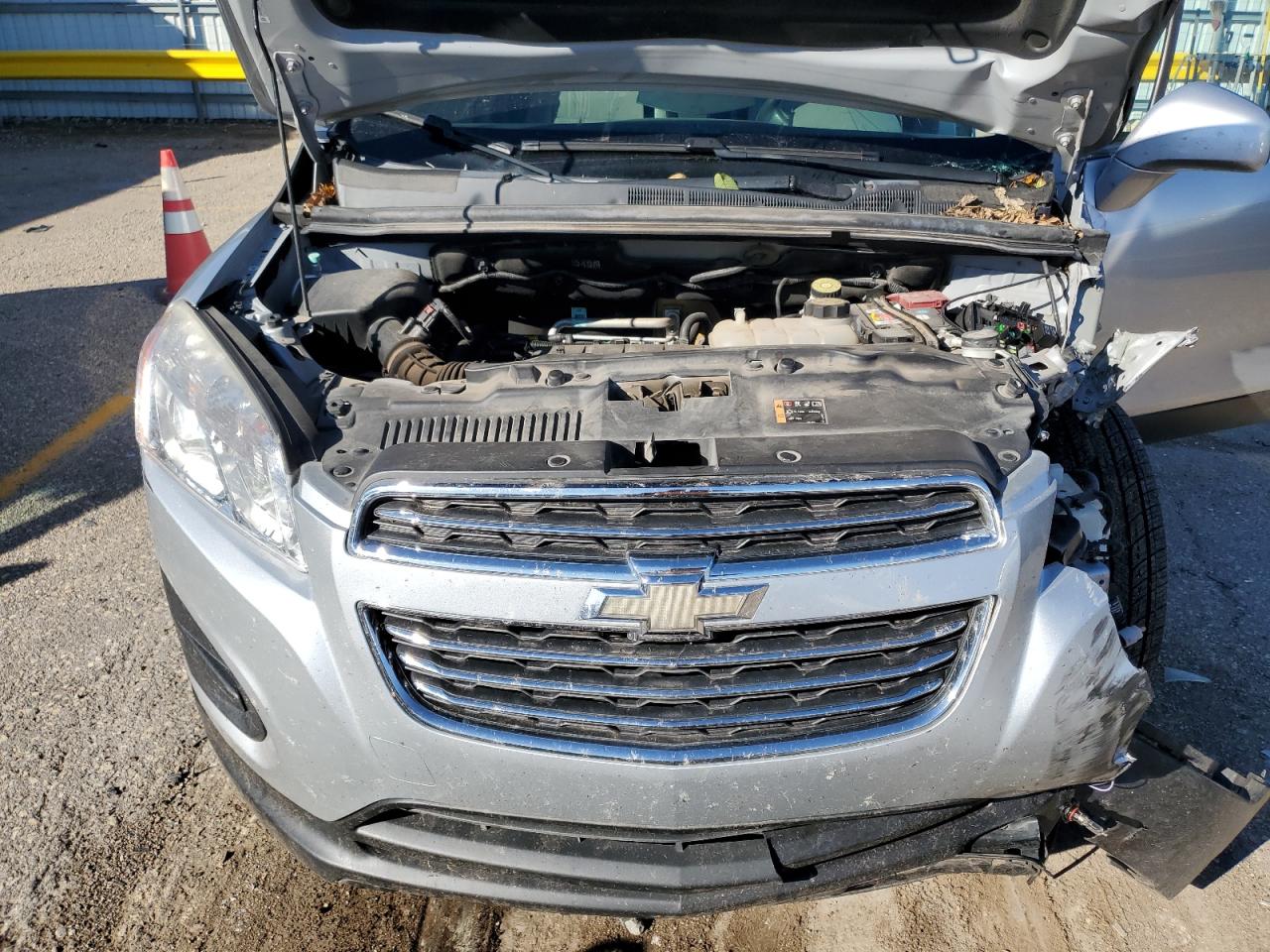 2016 Chevrolet Trax VIN KL7CJLSB6GB762710 Copart auction photo, front end / minor dent/scratches damage thumbnail 13