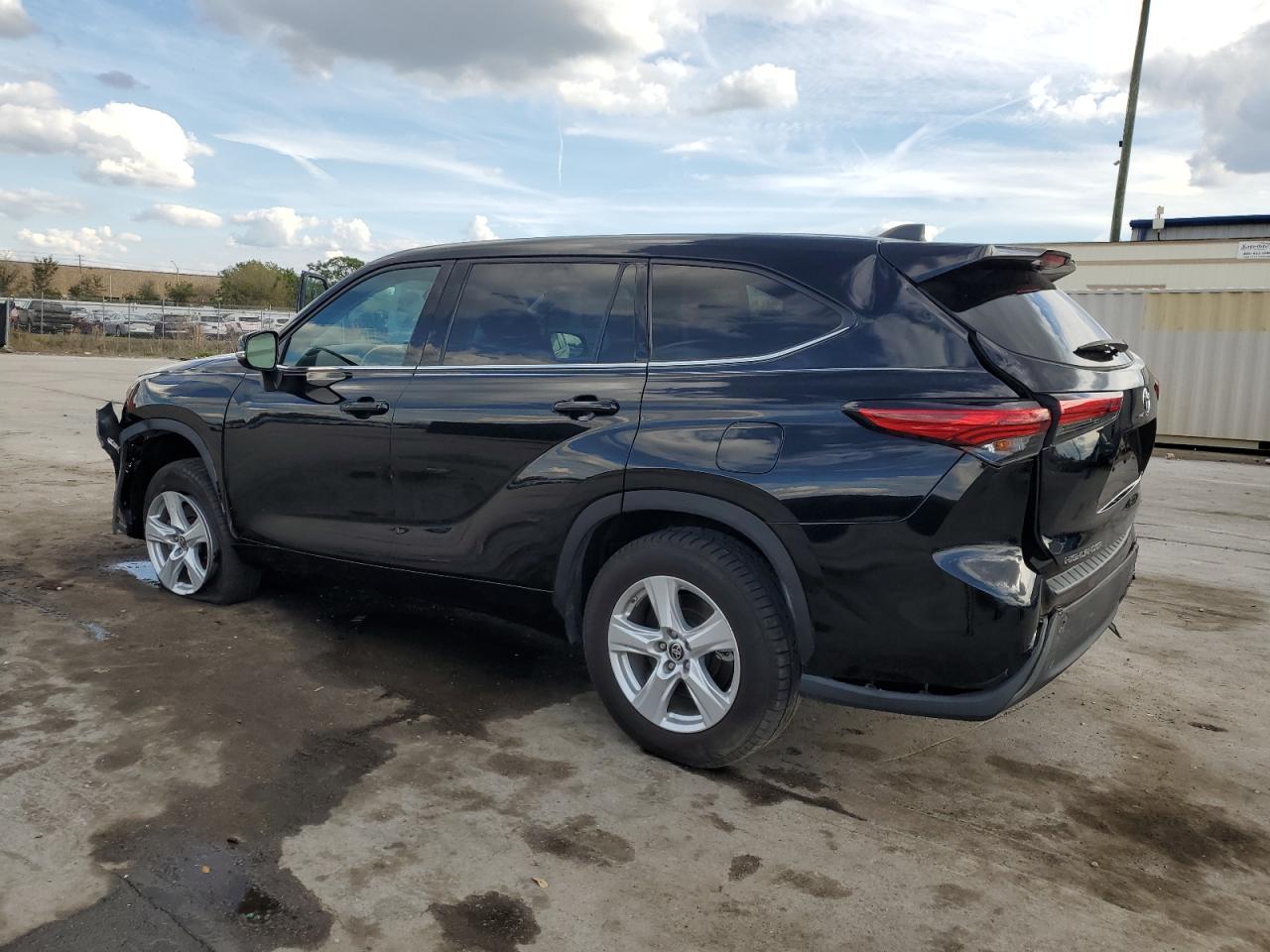 2022 Toyota Highlander VIN 5TDZZRAH1NS092097 Copart auction photo, all over damage thumbnail 2